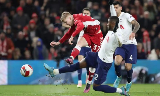 Tottenham dừng bước ở Cup FA