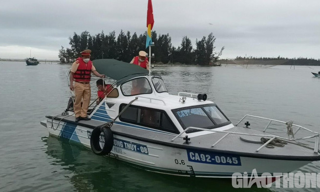 Chuyện giật mình sau vụ chìm tàu du lịch, 17 người chết ở Cửa Đại