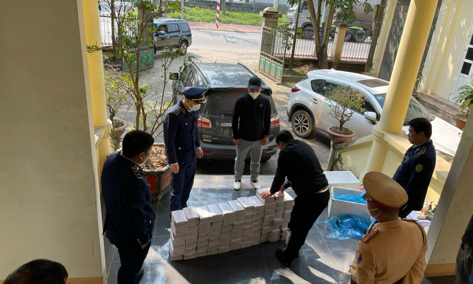 Thu giữ 1.500 bộ kit test Covid-19 nhập lậu   