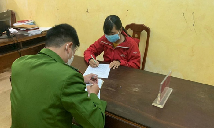 Nợ ngập đầu, người phụ nữ "tung tin" bị cướp tiền vàng