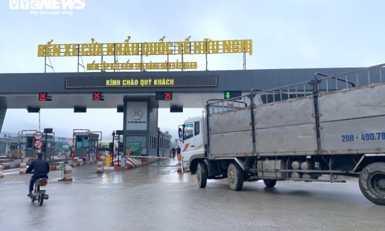 Lạng Sơn khuyến cáo doanh nghiệp hạn chế đưa hoa quả tươi lên cửa khẩu