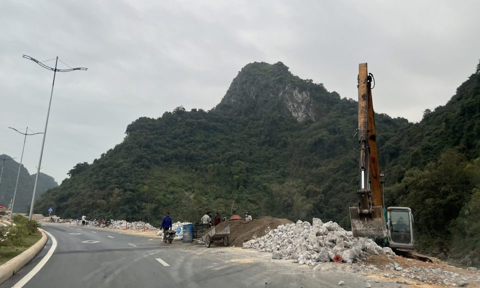 Tiềm ẩn mất an toàn đường bao biển Hạ Long - Cẩm Phả