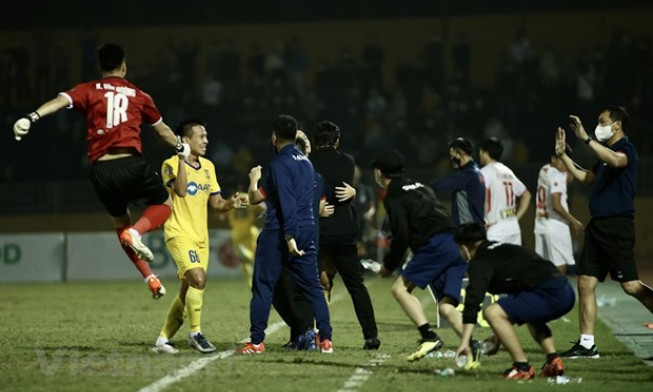 Vòng 3 V-League: Sông Lam Nghệ An hạ HAGL, Hải Phòng tiếp tục dẫn đầu