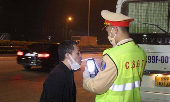 Giật mình CSGT phát hiện 31 tài xế dương tính với ma tuý trong một tuần