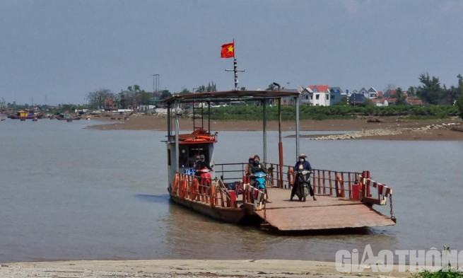 Sau vụ chìm tàu 17 người chết, nhiều nơi chủ đò vẫn lơ là, khách chủ quan