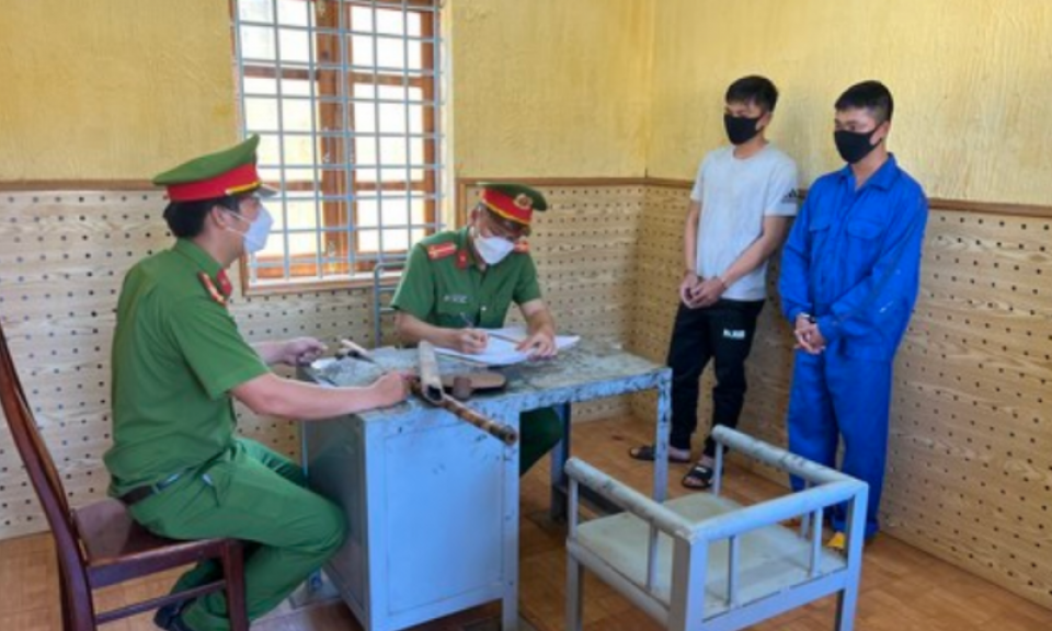 Hai tên trộm nhiều tiền án đục két sắt lấy hơn nửa tỷ đồng