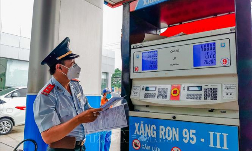 Bộ Công Thương kiến nghị giảm 50% so thuế bảo vệ môi trường với xăng dầu