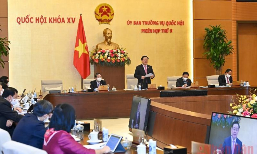 Khai mạc phiên họp thứ 9 của Ủy ban Thường vụ Quốc hội