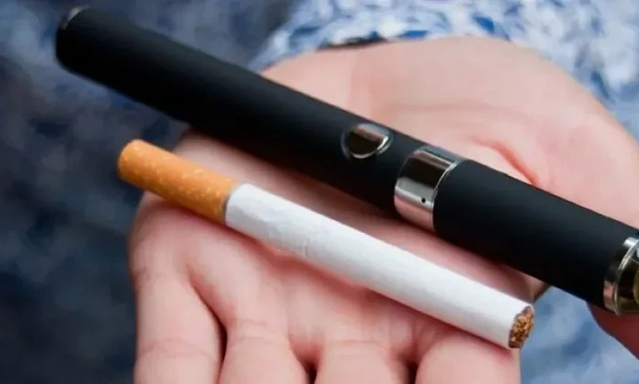 Thuốc lá điện tử gây hại cho sức khỏe răng miệng không kém thuốc lá truyền thống