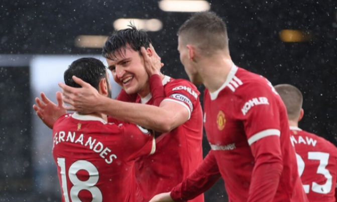 Chelsea nguy cơ bị trừ 9 điểm, MU mừng thầm