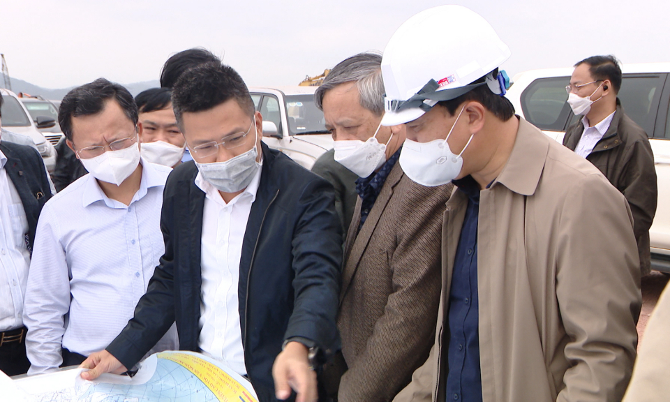Hội đồng kiểm tra công tác nghiệm thu kiểm tra tuyến cao tốc Vân Đồn – Móng Cái