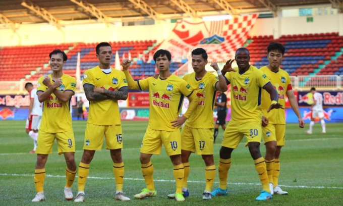 HAGL rơi chiến thắng dù Công Phượng ghi cú đúp