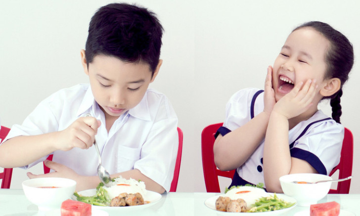 Dinh dưỡng cho trẻ sau khi tiêm vaccine phòng Covid-19
