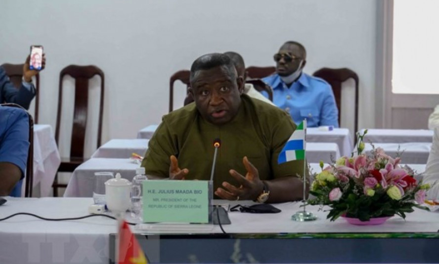 Tổng thống Sierra Leone và phu nhân kết thúc chuyến thăm Việt Nam