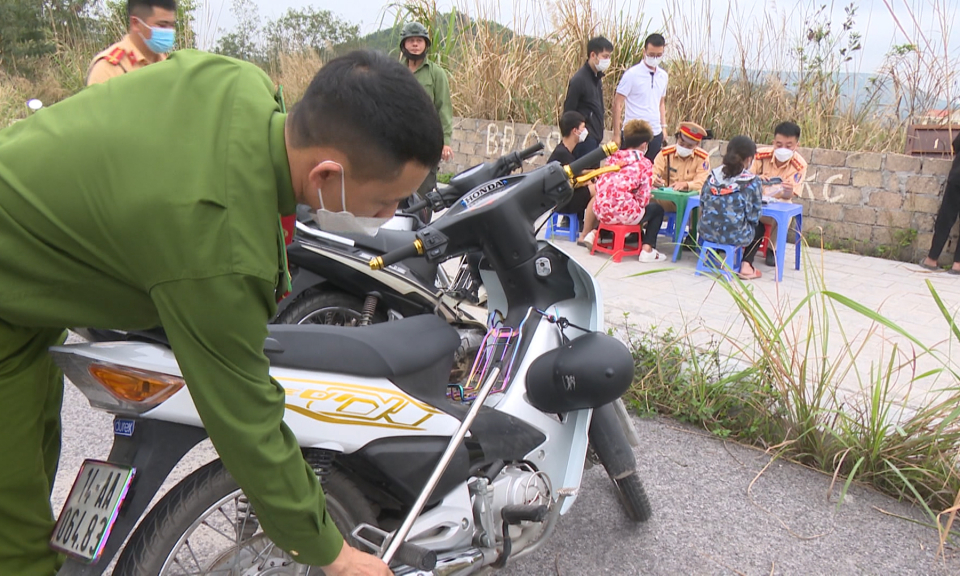Kịp thời ngăn chặn nhóm thanh thiếu niên tụ tập gây mất trật tự