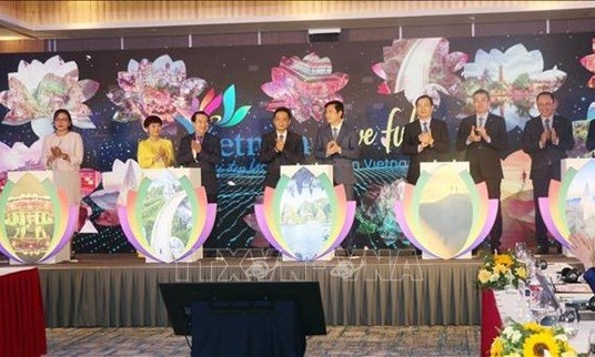 Vietnam officially resumes tourism activities