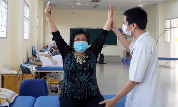 Khó thở, hụt hơi hậu COVID-19: 3 việc cần làm để cải thiện sức khoẻ