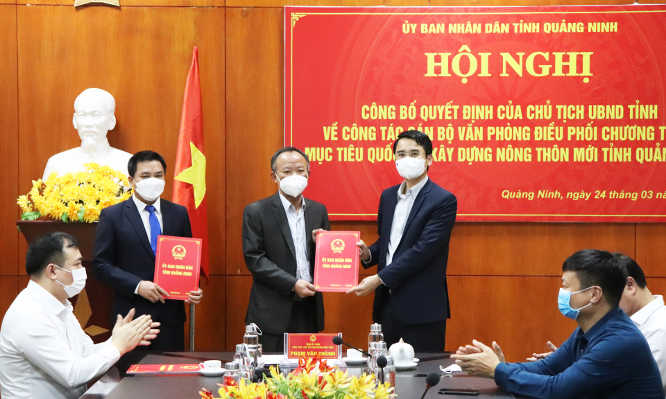 Công bố quyết định về công tác cán bộ Văn phòng Điều phối Chương trình MTQG xây dựng nông thôn mới tỉnh