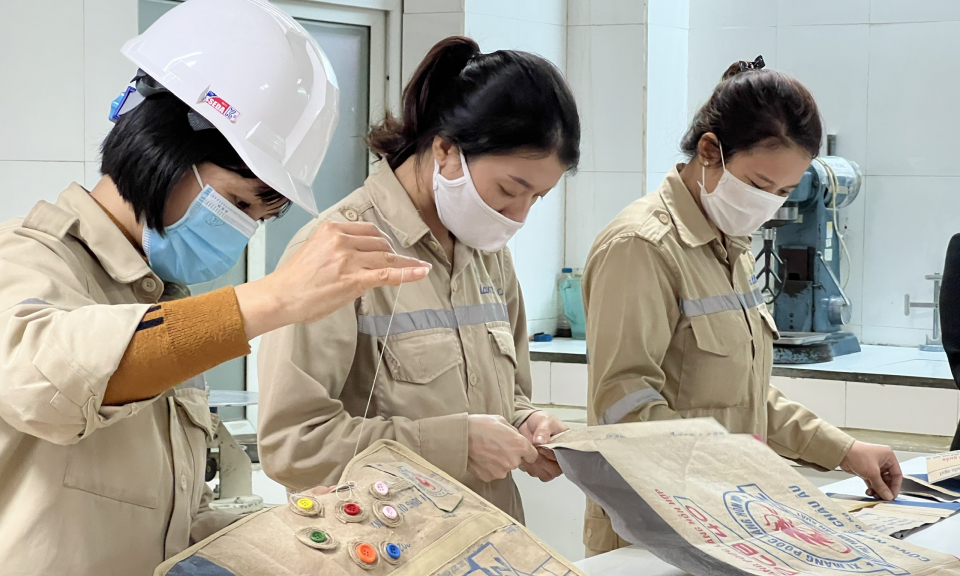 Thi đua trong nữ công nhân: Nhìn từ một doanh nghiệp