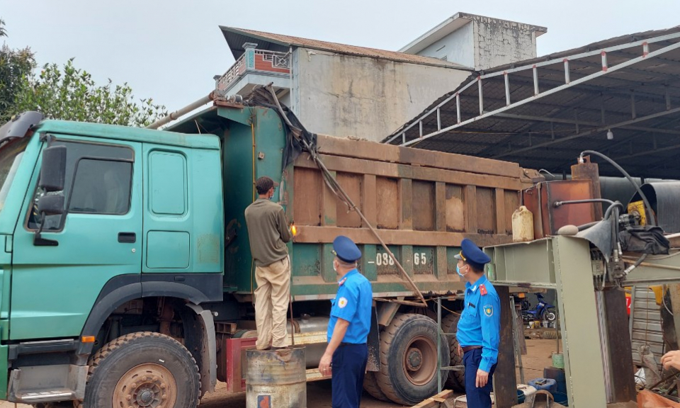 Móng Cái: Xử lý nghiêm các phương tiện vận tải quá khổ, quá tải
