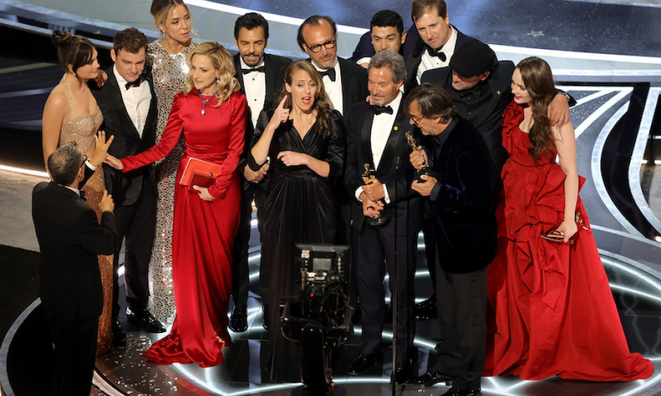 Lễ trao giải Oscar 2022: Bộ phim về người khiếm thính “CODA” giành giải Phim hay nhất