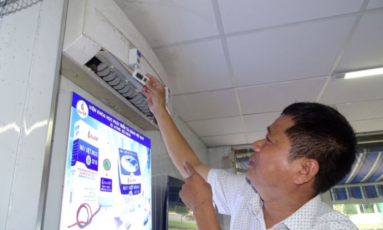 Người Việt sáng chế thiết bị diệt vi khuẩn