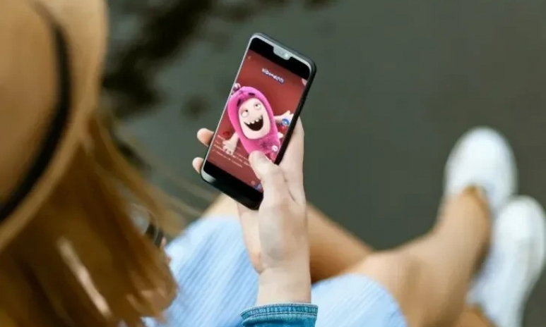 TikTok liệu có an toàn cho trẻ em? Cha mẹ nên làm gì để bảo vệ trẻ khi chơi TikTok?