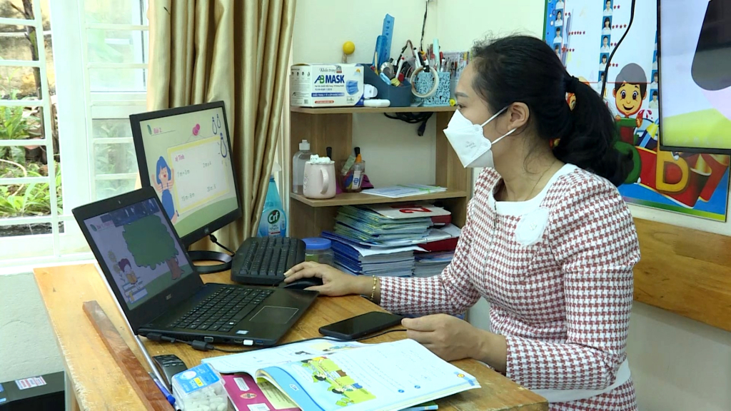 Một giờ dạy trực tuyến của giáo viên trường Tiểu học Bãi Cháy, TP Hạ Long.