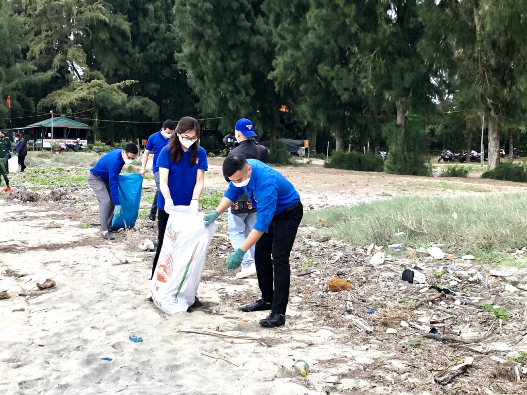 Thành Đoàn Móng Cái - Các đồn biên phòng trên địa bàn TP Móng Cái, tham gia chiến dịch “Hãy làm sạch biển”. Tháng 3/2022
