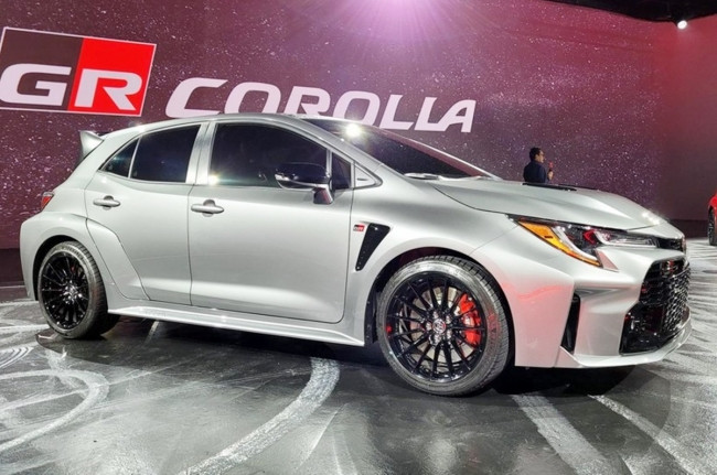 Cực phẩm Toyota GR Corolla 2023 lộ diện, quyết so kè Honda Civic Type R bằng thiết kế xuất sắc