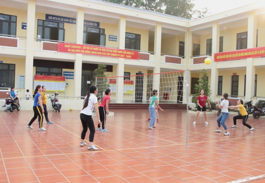 Người dân xã Đồng Tiến (huyện Cô Tô) tích cực rèn luyện thể dục thể thao.