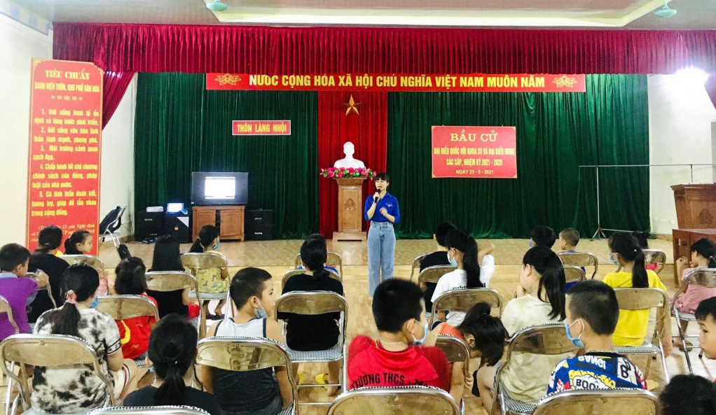 ĐVTN xã Đông Hải, huyện Tiên Yên phổ biến kỹ năng phòng, chống xâm hại cho thiếu nhi, tháng 5/2021. Ảnh: Cao Quỳnh