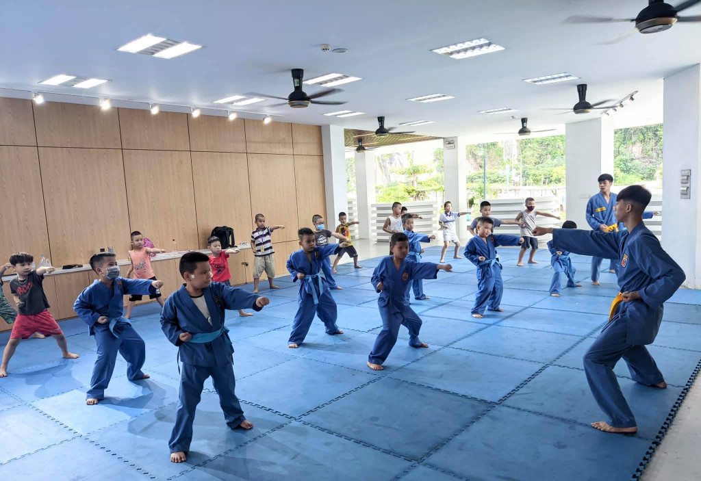 Lớp học võ tại Cung văn hóa thanh, thiếu nhi Quảng Ninh hè 2021. Ảnh: Nguyên Ngọc