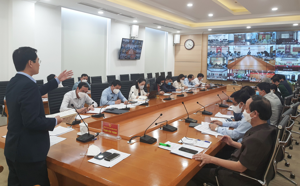 Theo đồng chí Phạm Văn Thành, thời điểm quý II khối lượng công việc xây dựng NTM rất lớn. 