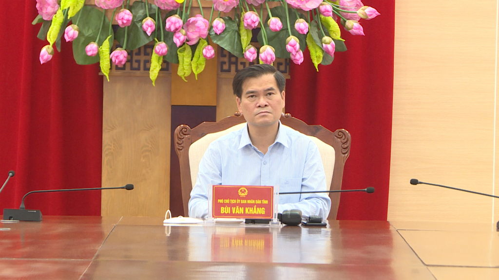 PCT UBND tỉnh Bùi Văn Khắng Phó trưởng ban phụ trách Ban ATGT tỉnh dự hội nghị tại điểm cầu Quảng Ninh.