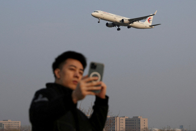 China Eastern Airlines nối lại các chuyến bay sử dụng Boeing 737-800 sau vụ tai nạn - Ảnh 1.