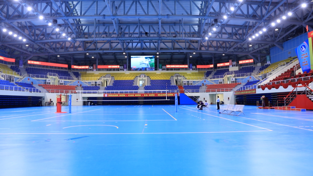 Nhà thi đấu đa năng 5.000 chỗ là nơi tổ chức môn bóng chuyền trong nhà. Với cơ sở vật chất hiện đại