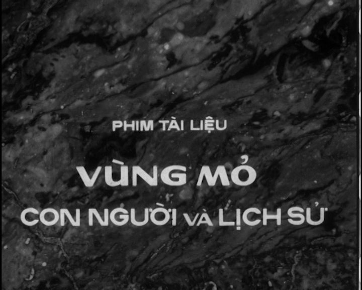 Bảng chữ đầu của bộ phim gốc.