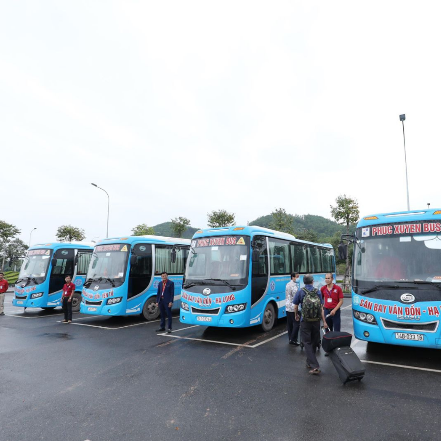 Tuyến xe bus Hạ Long – Cảng HKQT Vân Đồn hoạt động trở lại từ ngày 6/4, với giá vé niêm yết từng chặng.