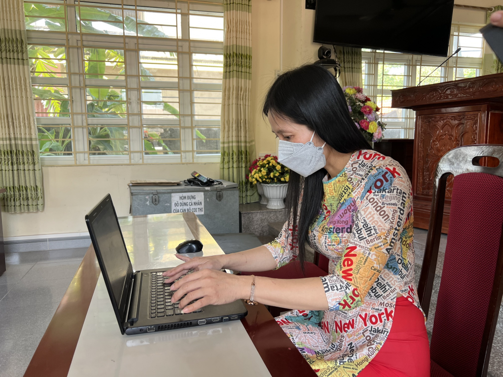 Cô Đoàn Thị Hồng Anh đăng ký tham gia chương trình 1 triệu sáng kiến.
