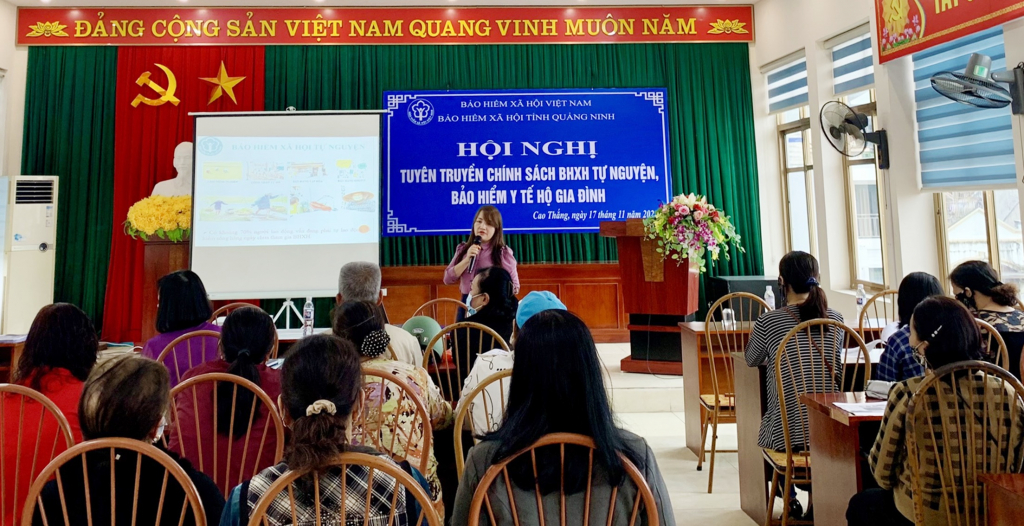 BHXH tỉnh tuyên truyền chính sách BHXH tự nguyện, BHYT hộ gia đình tại phường Cao Thắng (TP Hạ Long).