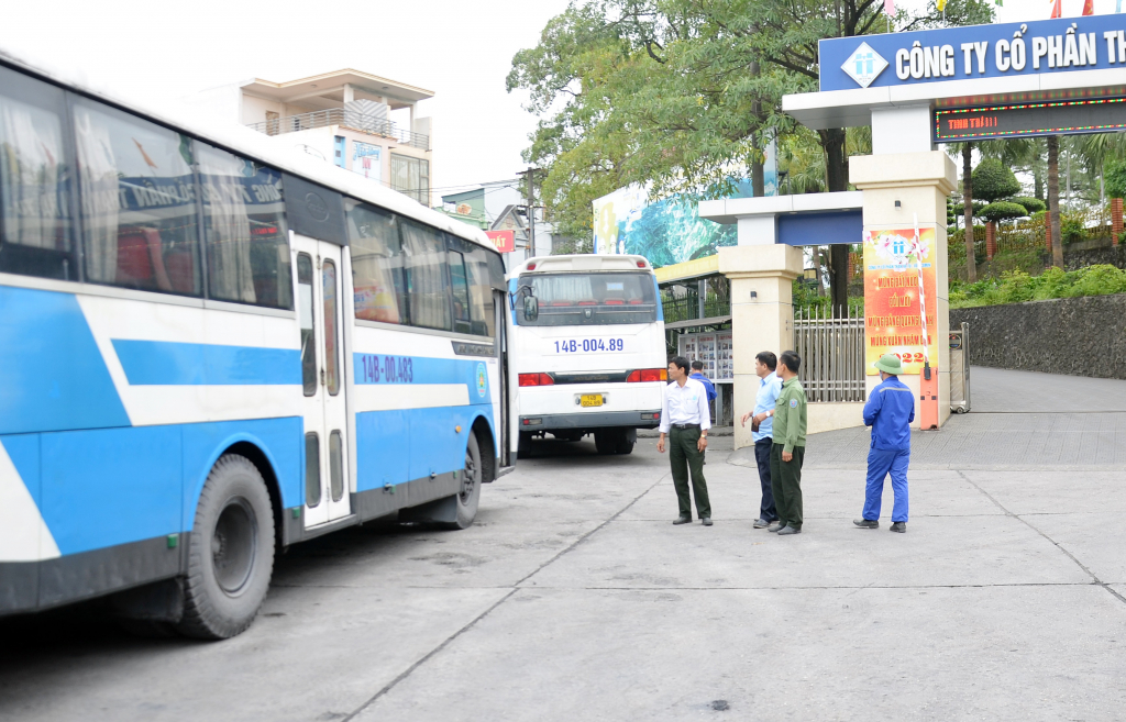 Với sự đảm nhận quản lý của Hội CCB Công ty CP Than Hà Tu, Bến xe công nhân Hà Tu không còn tình trạng lấn chiếm buôn bán, ảnh hưởng ANTT, ATGT như trước đây.