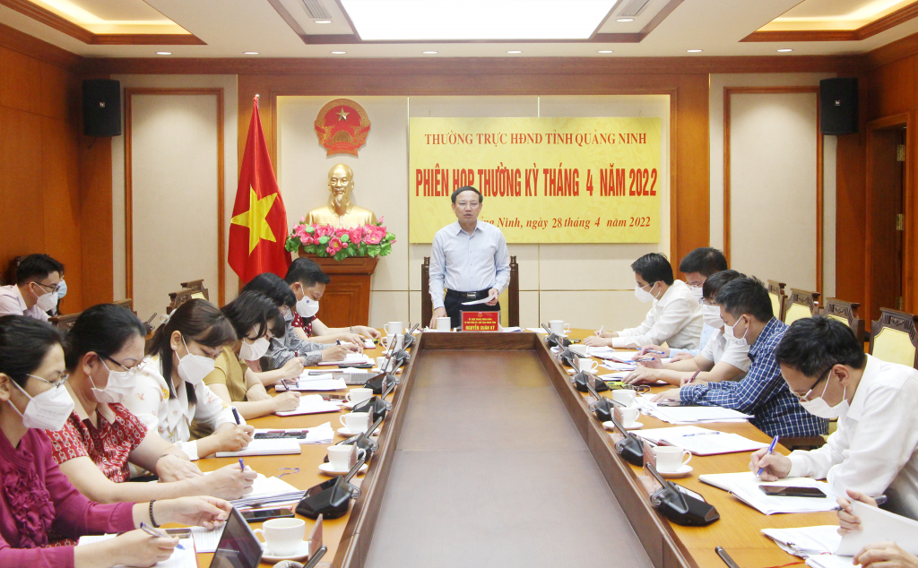 Đồng chí Nguyễn Xuân Ký, Ủy viên Trung ương Đảng, Bí thư Tỉnh ủy, Chủ tịch HĐND tỉnh, chủ trì phiên họp.
