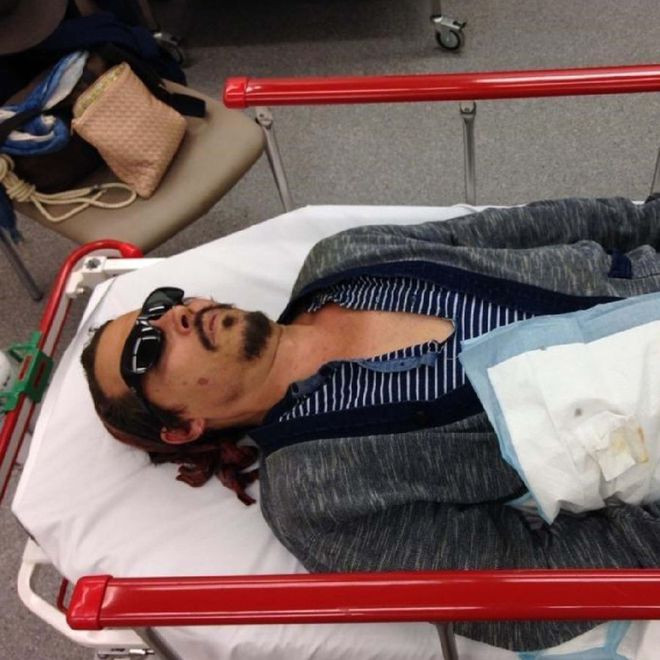 Hot lại clip Johnny Depp bị phát hiện vết thương ngón tay đúng 7 năm trước, thái độ của tài tử khiến netizen cảm thương - Ảnh 7.