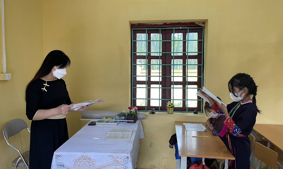 Gian nan “gieo chữ” ở vùng cao