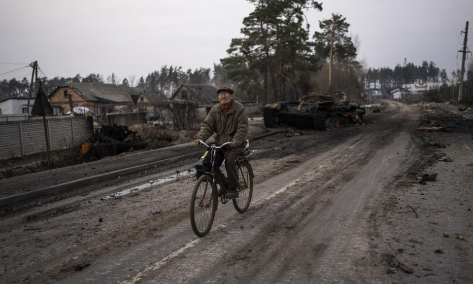 Quân đội Nga rút khỏi Chernobyl, bàn giao nhà máy điện hạt nhân cho Ukraine