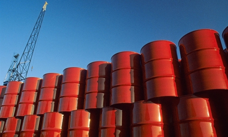 VN slash environmental tax on petrol, ramp up imports