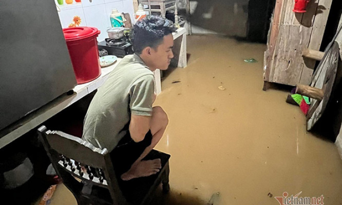 Mưa lớn dị thường ở miền Trung: 2 người chết, hơn 200 ghe thuyền bị chìm