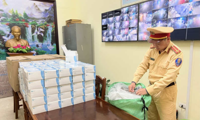 Phát hiện 1.000 bộ test COVID-19 không rõ nguồn gốc