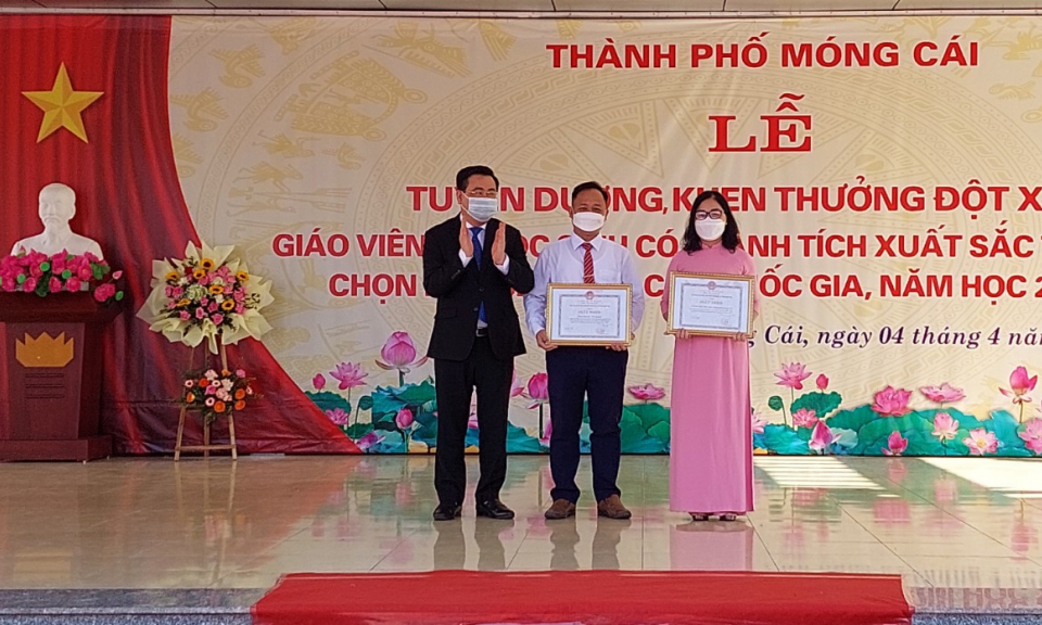 Móng Cái: Tuyên dương giáo viên, học sinh có thành tích xuất sắc trong kỳ thi chọn học sinh giỏi cấp Quốc gia